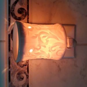 Heaven scent night light, Celebrating Home, never used